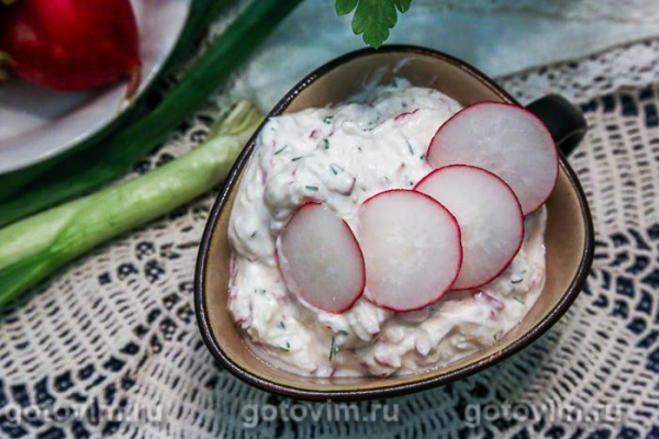Паштет с творожным сыром, редисом и зеленью