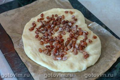 Кулич бриошь с изюмом Кулич бриошь с изюмом