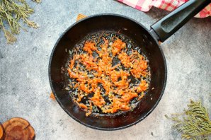 Кукурузная каша с тушенкой Кукурузная каша с тушенкой