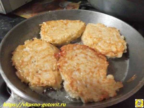 
Картофельные драники — классический пошаговый рецепт на сковороде	