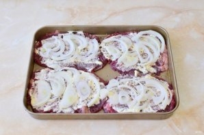 Телятина в духовке с ананасами Телятина в духовке с ананасами