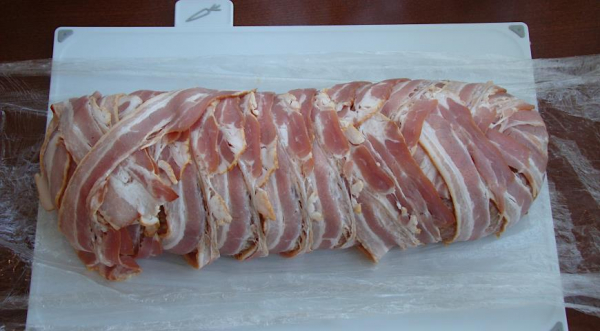 Мясной рулет Праздничный из фарша с беконом, пошаговый рецепт с фото от автора Наталья Мясной рулет Праздничный из фарша с беконом, пошаговый рецепт с фото от автора Наталья