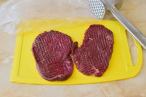 Телятина в духовке с ананасами Телятина в духовке с ананасами