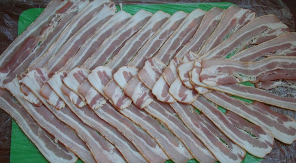 Мясной рулет Праздничный из фарша с беконом, пошаговый рецепт с фото от автора Наталья Мясной рулет Праздничный из фарша с беконом, пошаговый рецепт с фото от автора Наталья