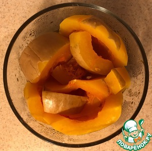 Булочки-кролики с яблочным пюре Булочки-кролики с яблочным пюре