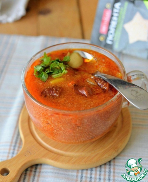 Айнтопф из поленты с копчёными колбасками Айнтопф из поленты с копчёными колбасками