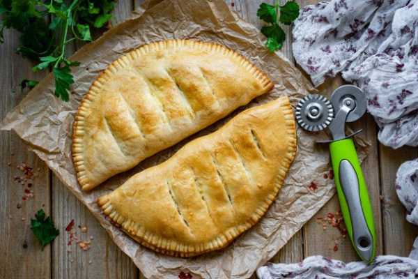 Кальцоне с ветчиной Кальцоне с ветчиной