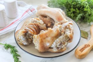 Холодец из свиных ножек и рульки Холодец из свиных ножек и рульки