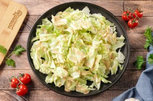 Салат "Цезарь" с креветками классический простой