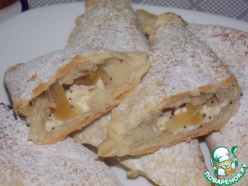 Слойки с творожным сыром и яблоками
