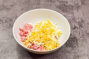 Закуска «Ракушки» из слоеного теста с начинкой Закуска «Ракушки» из слоеного теста с начинкой