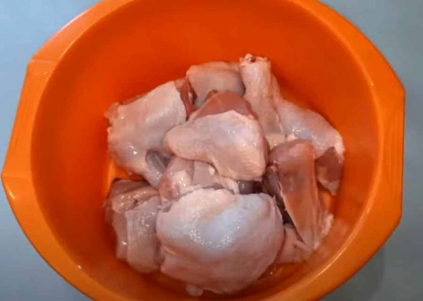 Курица в духовке кусочками — 6 самых вкусных рецептов
Курица в духовке кусочками — 6 самых вкусных рецептов