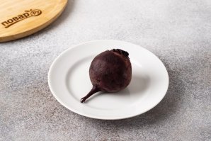 Салат со свеклой и маринованным луком Салат со свеклой и маринованным луком