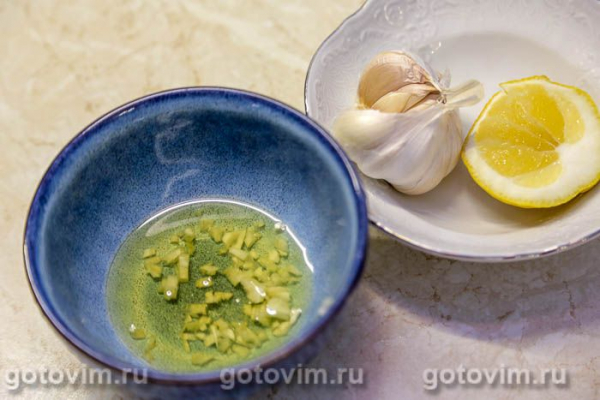 Салат из черной чечевицы с авокадо, помидорами и зеленью Салат из черной чечевицы с авокадо, помидорами и зеленью