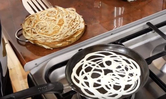 Блины на молоке тонкие, ажурные — рецепты самых вкусных блинов с дырочками
Блины на молоке тонкие, ажурные — рецепты самых вкусных блинов с дырочками