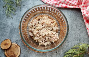 Салат "Гнездо глухаря" с пекинской капустой Салат "Гнездо глухаря" с пекинской капустой