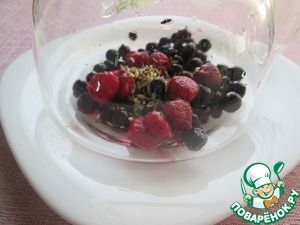 Чай черносмородиновый с клубникой и фенхелем