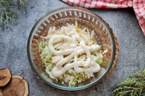 Салат "Гнездо глухаря" с пекинской капустой Салат "Гнездо глухаря" с пекинской капустой