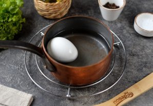 Салат с морепродуктами и красной икрой Салат с морепродуктами и красной икрой