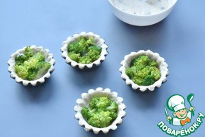 Мини пироги с тунцом и брокколи