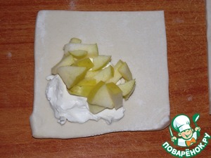 Слойки с творожным сыром и яблоками
