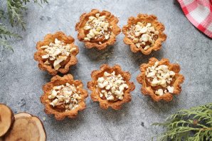 Пирожное "Корзиночки" с вареной сгущенкой и орехами Пирожное "Корзиночки" с вареной сгущенкой и орехами