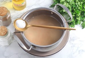 Пшеничная каша на воде в кастрюле Пшеничная каша на воде в кастрюле