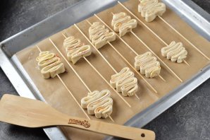 Канапе «Ёлочка» из слоеного теста Канапе «Ёлочка» из слоеного теста