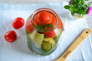 Маринованные огурцы и помидоры "Ассорти" Маринованные огурцы и помидоры "Ассорти"