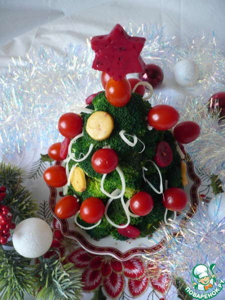Елка из овощей и тунца