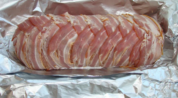 Мясной рулет Праздничный из фарша с беконом, пошаговый рецепт с фото от автора Наталья Мясной рулет Праздничный из фарша с беконом, пошаговый рецепт с фото от автора Наталья