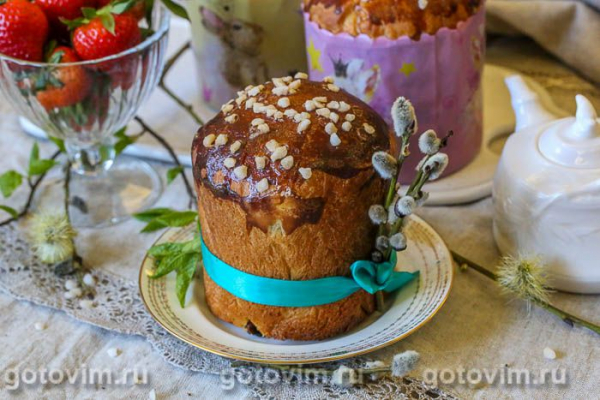 Кулич бриошь с изюмом Кулич бриошь с изюмом