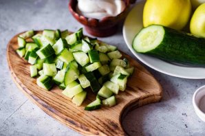 Салат с кальмаром, яблоком и огурцом Салат с кальмаром, яблоком и огурцом