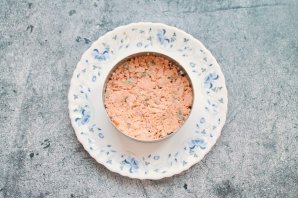 Салат "Лисья шуба" с красной рыбой Салат "Лисья шуба" с красной рыбой