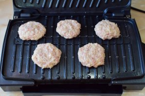 Котлеты на электрогриле Котлеты на электрогриле