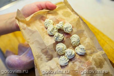 Курица, запеченная с сырным маслом под кожей Курица, запеченная с сырным маслом под кожей