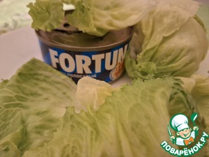 Лёгкий салат с копченым сыром и тунцом Лёгкий салат с копченым сыром и тунцом