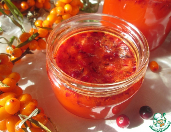 Облепиховый сок с сахаром и клюквой Облепиховый сок с сахаром и клюквой