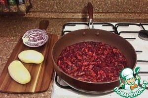 Постный борщ с краснокочанной капустой