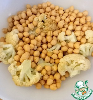 Салат из цветной капусты и нута