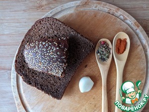 Салат из тунца с ржаными крошками Салат из тунца с ржаными крошками