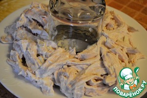 Салат "Изумрудный" с грецкими орехами Салат "Изумрудный" с грецкими орехами