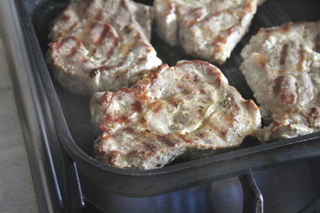 Стейк, замаринованный в майонезном #махеевъ маринаде, с яйцом Стейк, замаринованный в майонезном #махеевъ маринаде, с яйцом