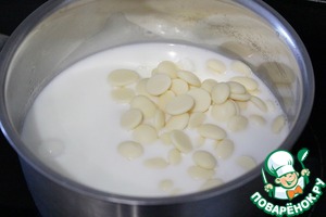 Сырный горячий шоколад со смородиной