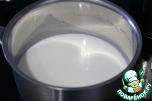 Сырный горячий шоколад со смородиной